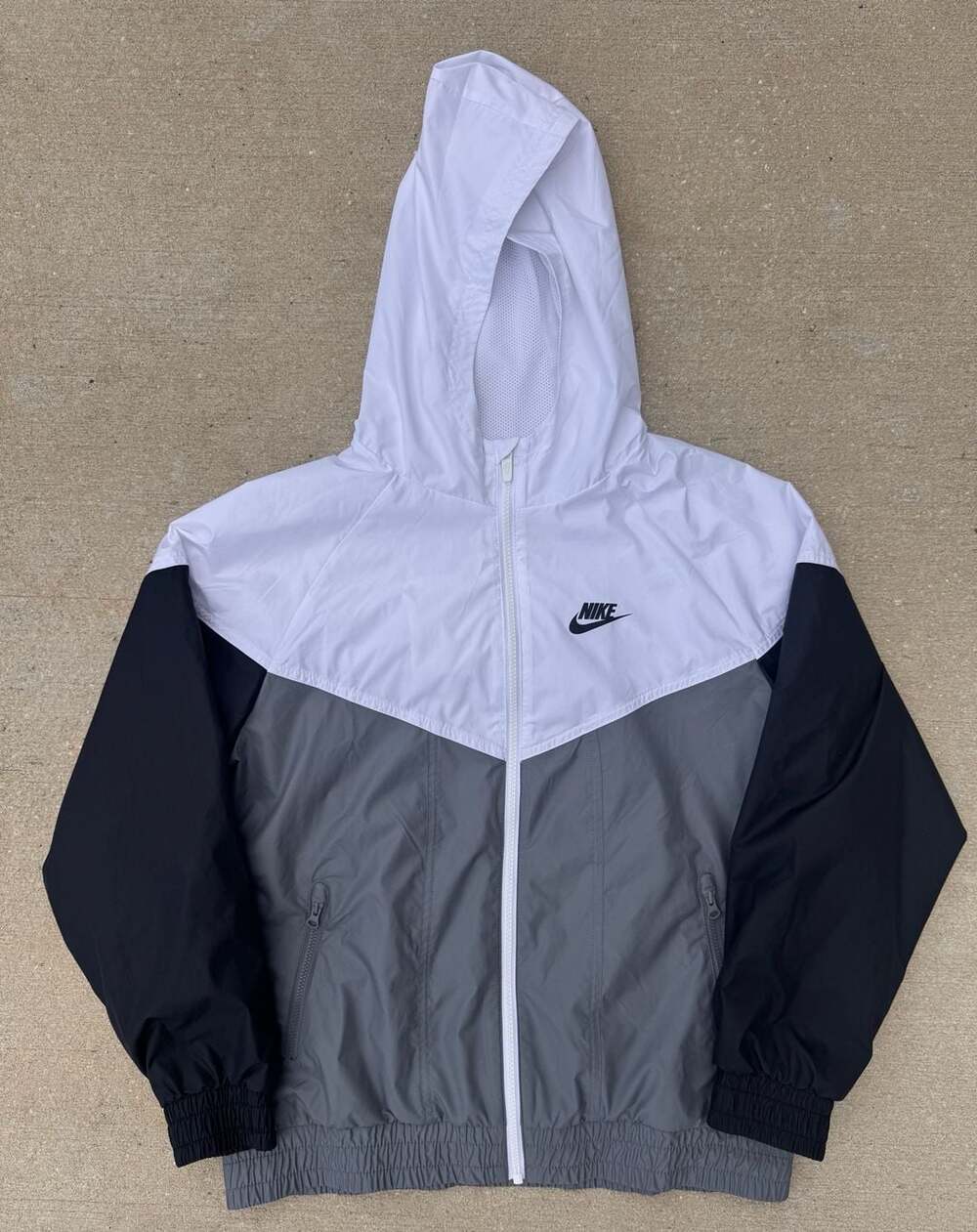 Nike Sportswear Windrunner Hooded Repel Jacket Size XL Black White Gray
